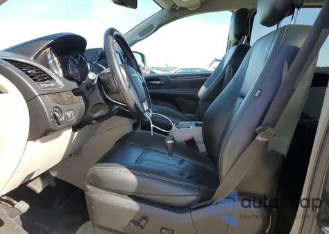 2013 Chrysler Town & Country Touring z USA, uszkodzony, nr VIN 2C4RC1BG7DR821610